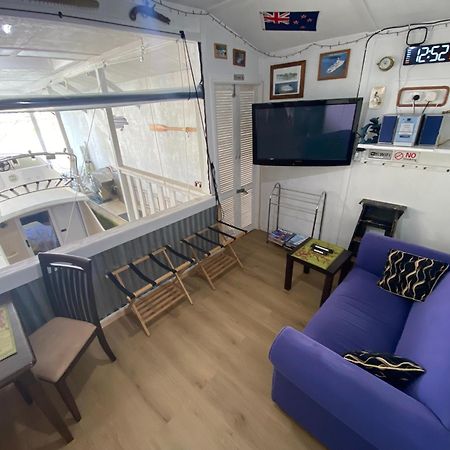 On The Water Boat House Appartement Whangarei Buitenkant foto