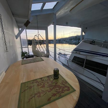 On The Water Boat House Appartement Whangarei Buitenkant foto