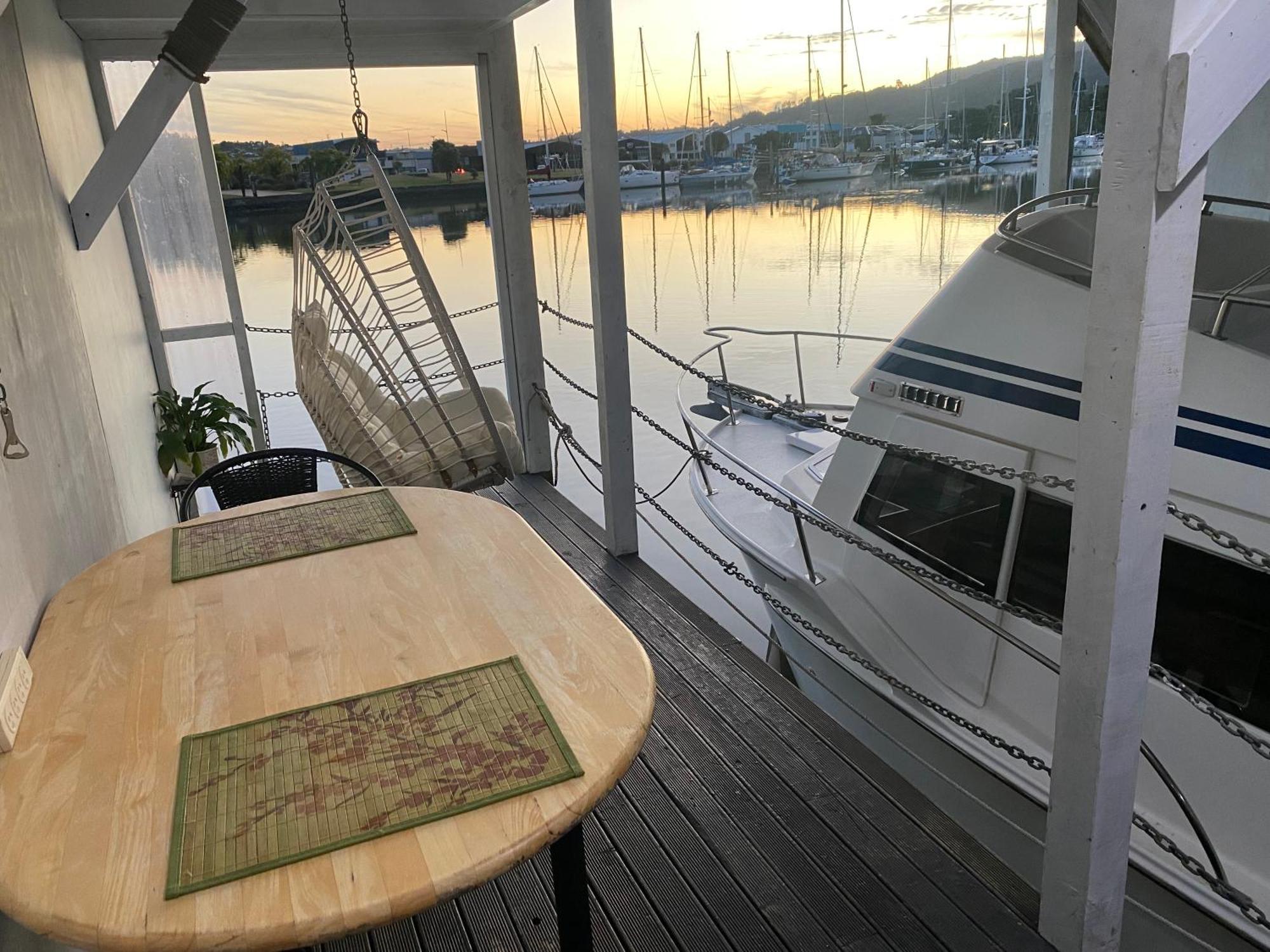 On The Water Boat House Appartement Whangarei Buitenkant foto